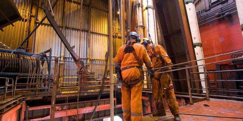 How to get an entry level oil rig job